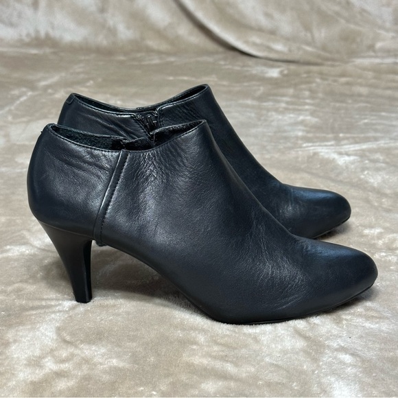 Antonio Melani Black Leather Heeled Booties Size 9 Noleta 3" Heel Ankle Boots - Picture 2 of 16